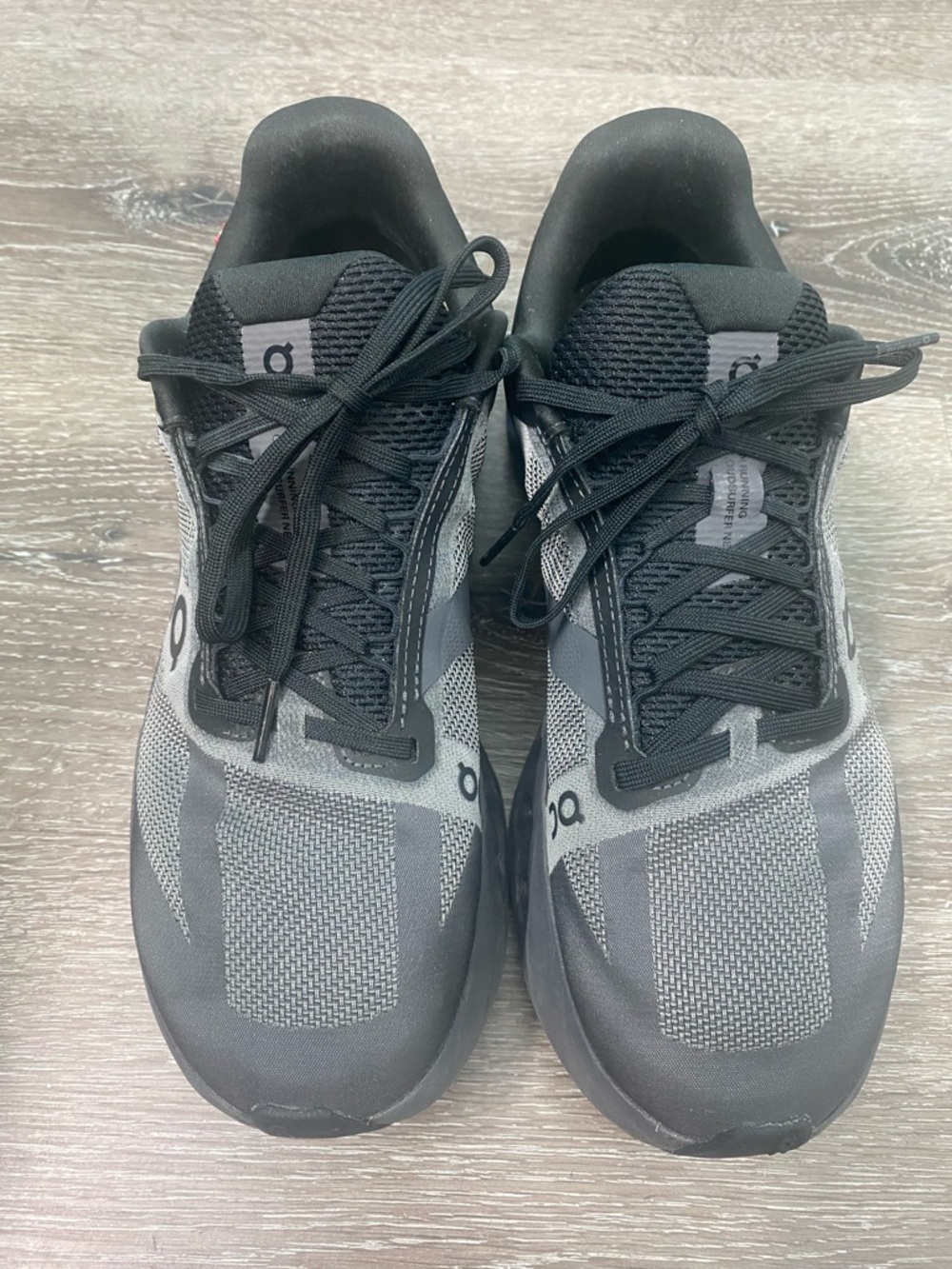 Oncloud CloudSurfer Next Running Gray Black Running Shoes